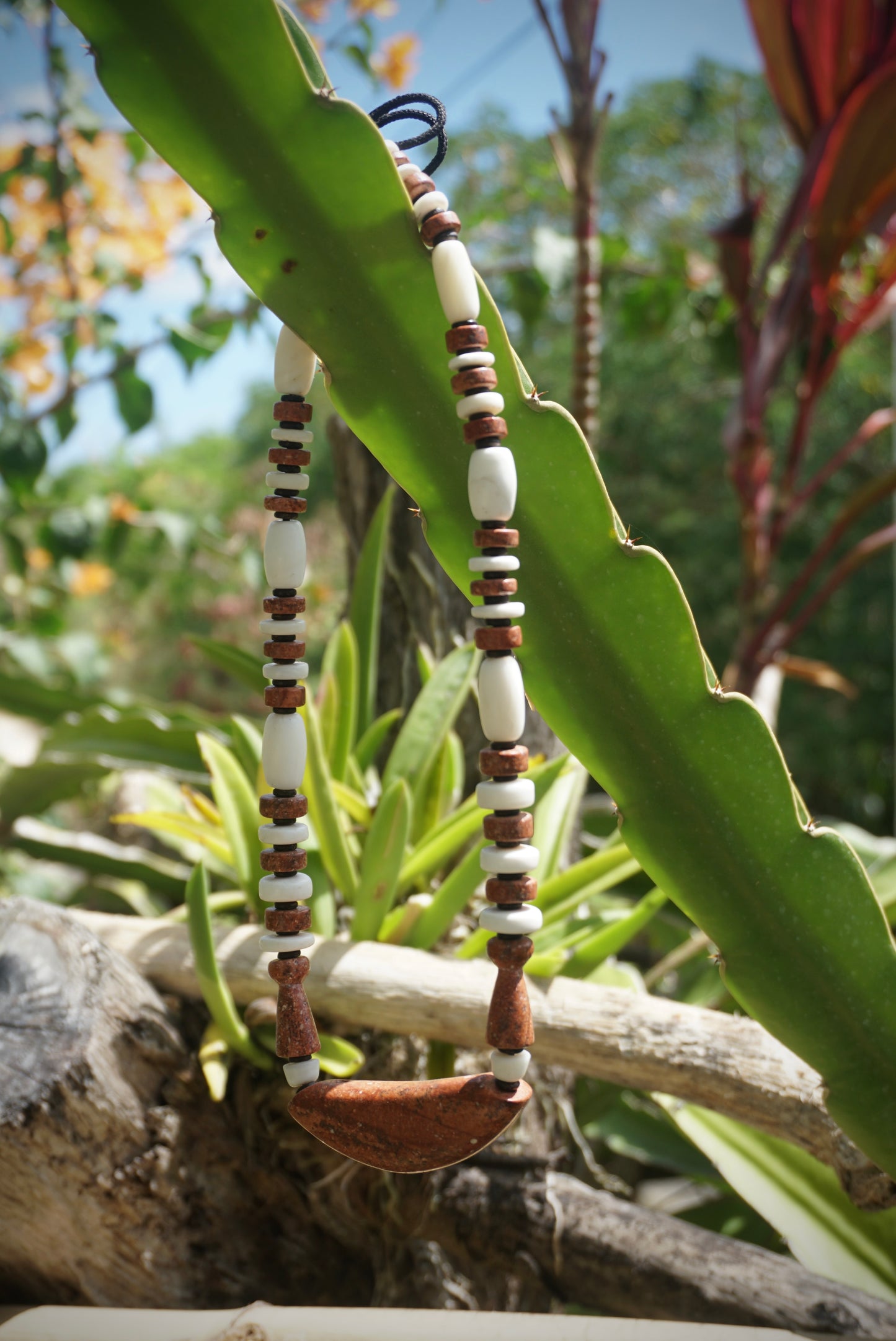 Modern Chamorro necklace, latte stone, sinåhi