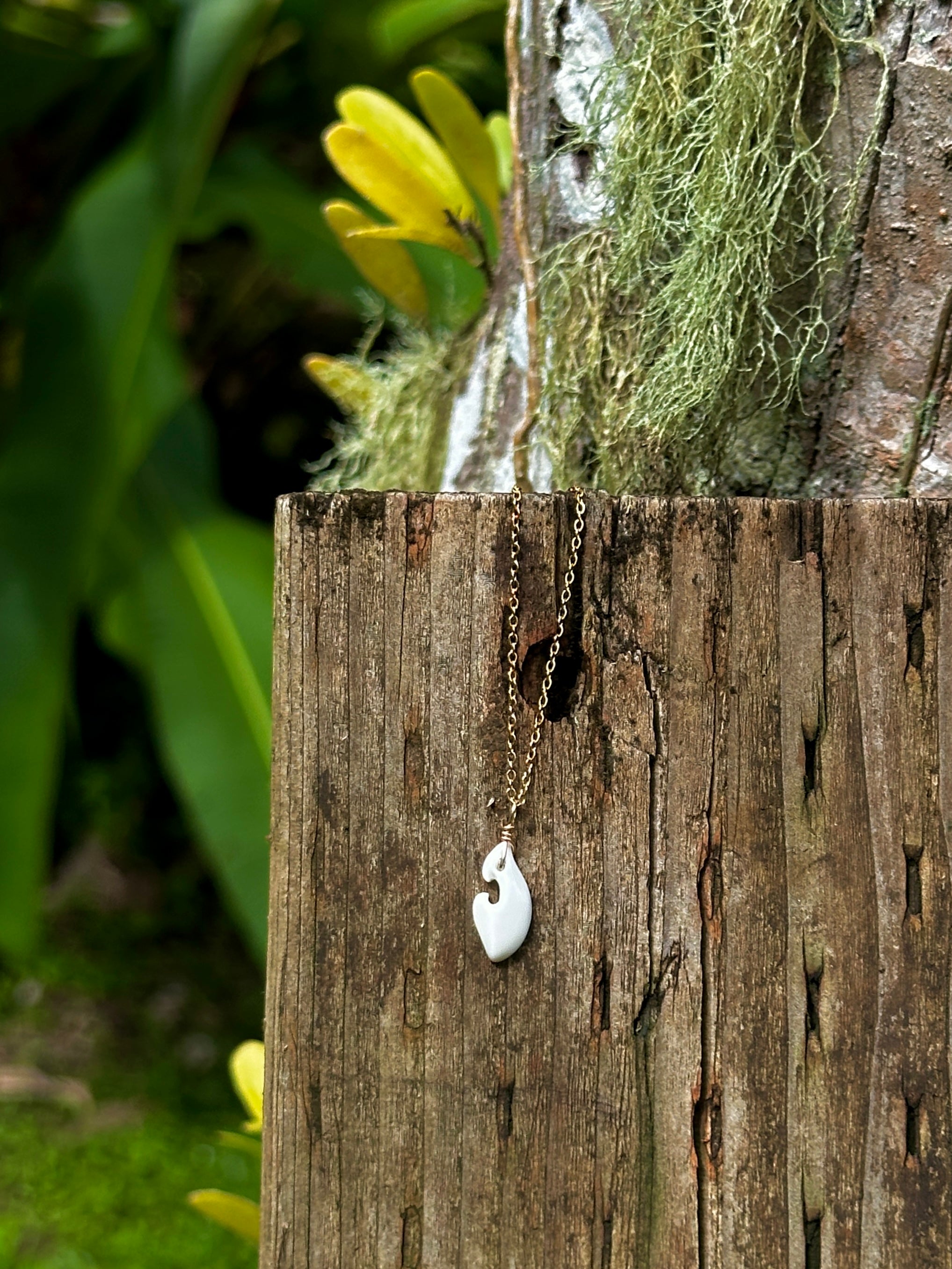 Dainty Napu Hook