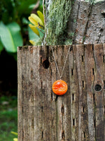 Load image into Gallery viewer, Spondy Money Bead w/Hibiscus
