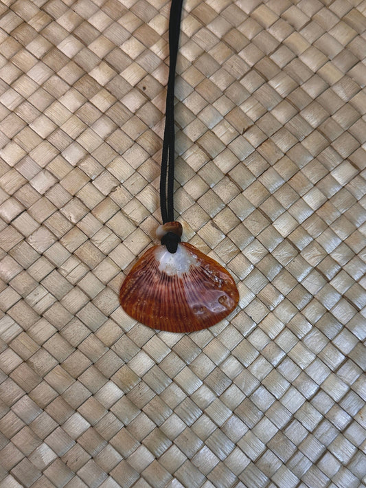 Spondy Shell Necklace 3