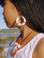 Load image into Gallery viewer, Purple Spondylus + Puka Shell Bead Set
